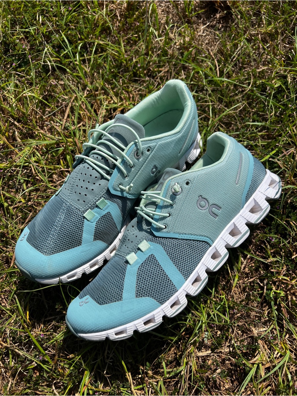 CLEAN On Running size 9.5 Womens Cloud 5 Sea Spray Blue shoes